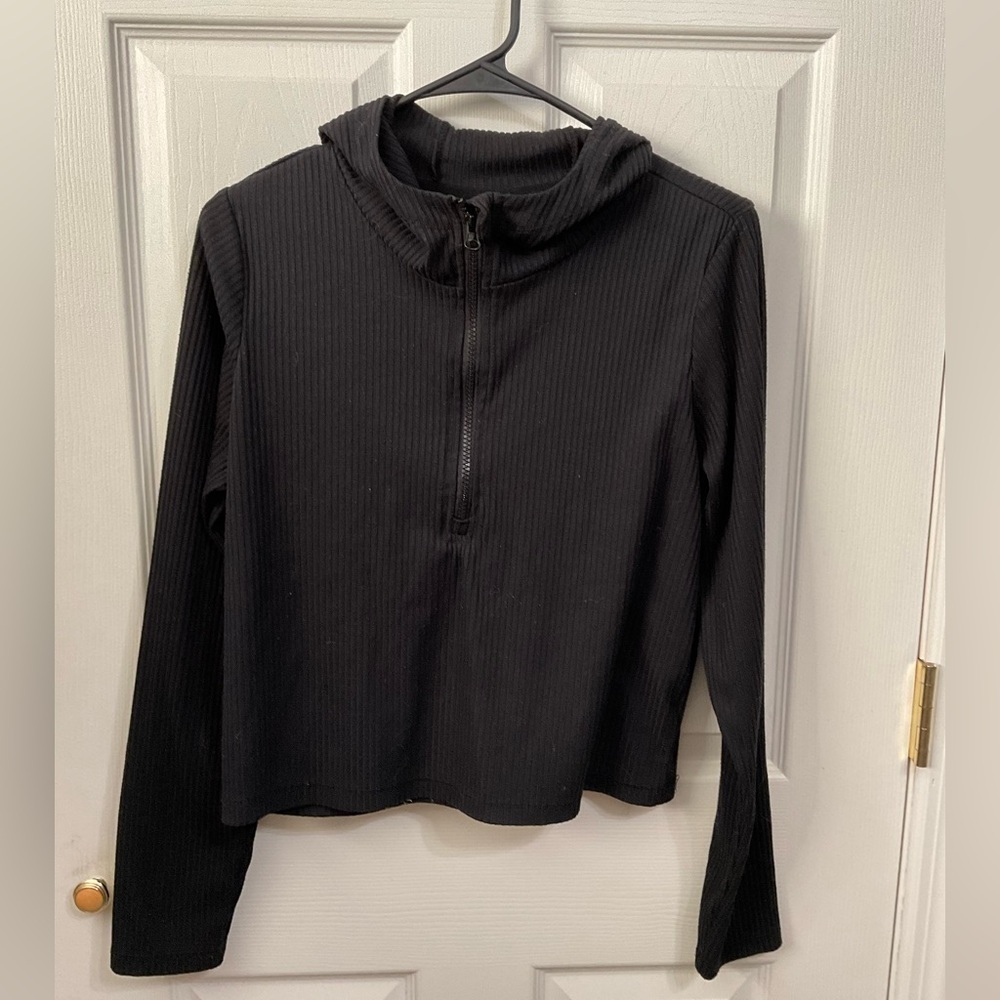 90 degree top. Cropped. Hooded. 3/4 zip. Black. Size L.